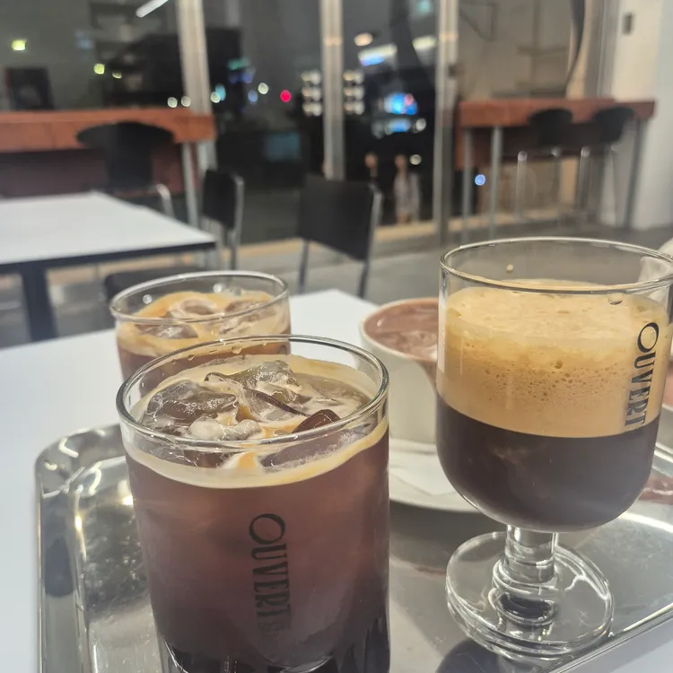 오버트 대표 사진