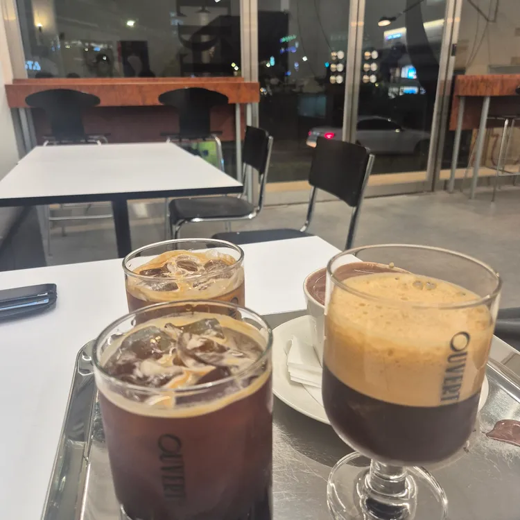 오버트 대표 사진
