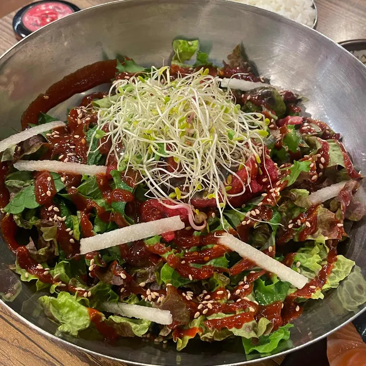 육앤샤 대표 사진