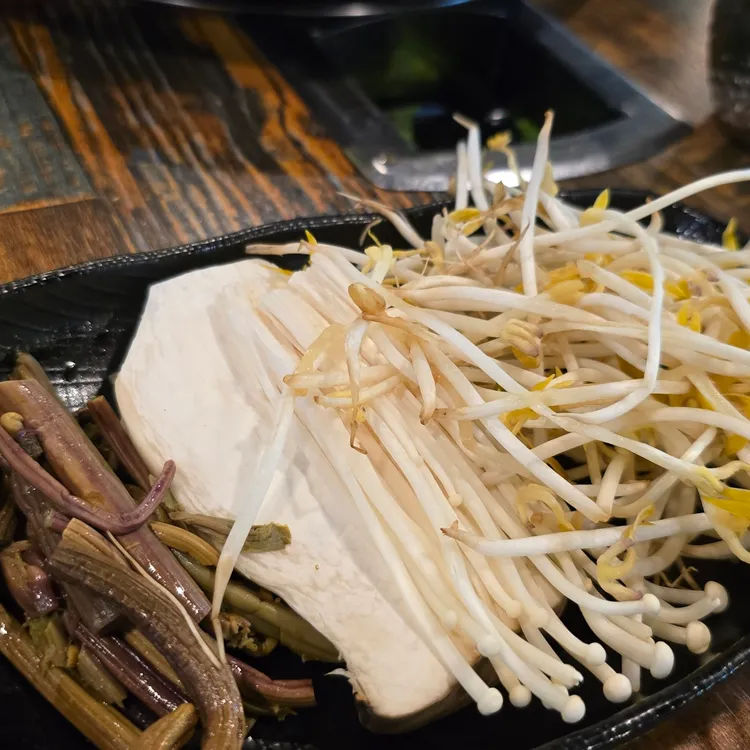 두툼 솥뚜껑삼겹살 대표 사진