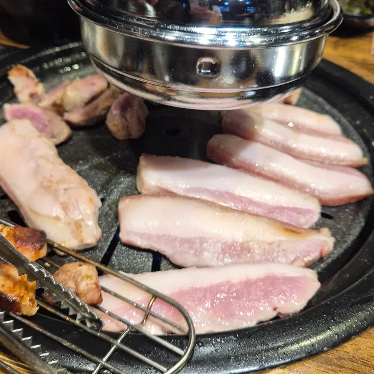 육시리 대표 사진
