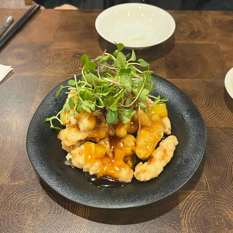 윤윤 차이나 대표 사진