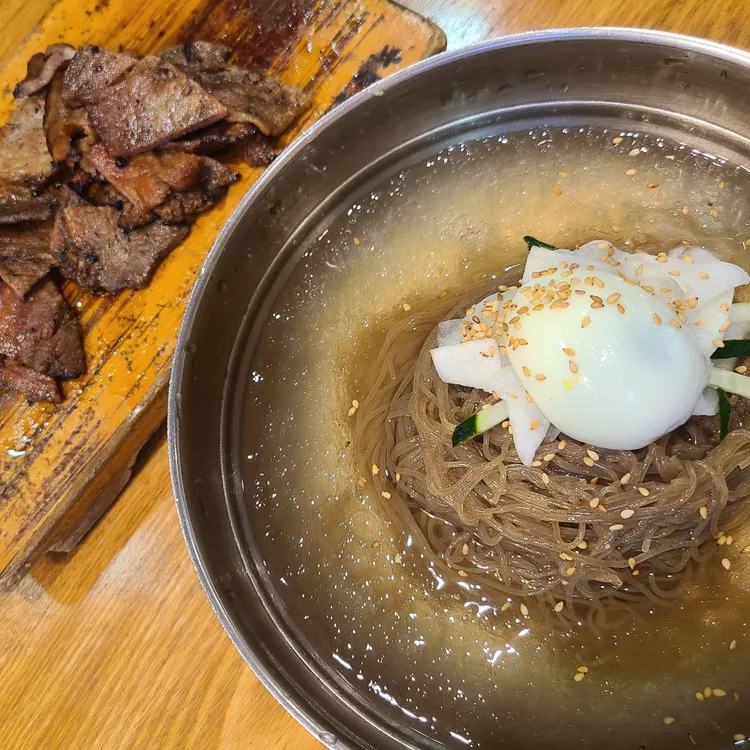 육쌈냉면 대표 사진