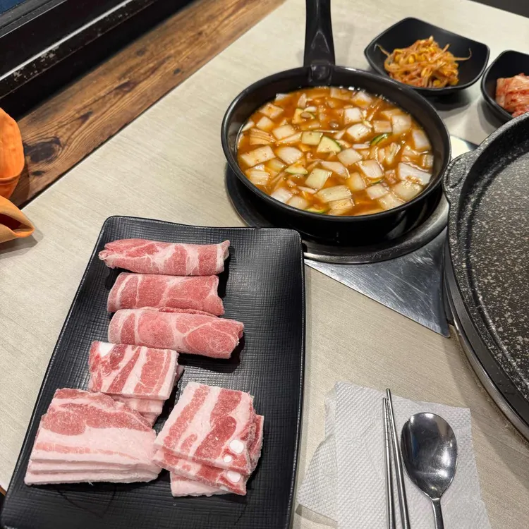 돼지대학교 대표 사진