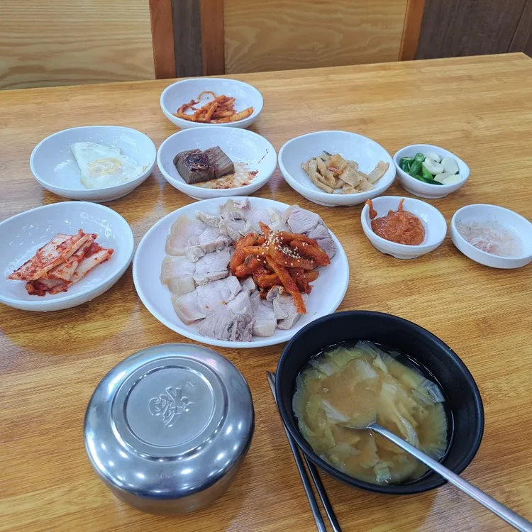 한돈굴보쌈 대표 사진