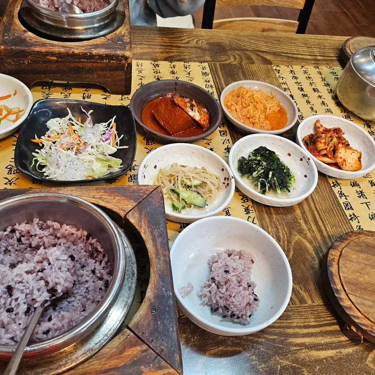 맷돌순두부돌솥밥 대표 사진