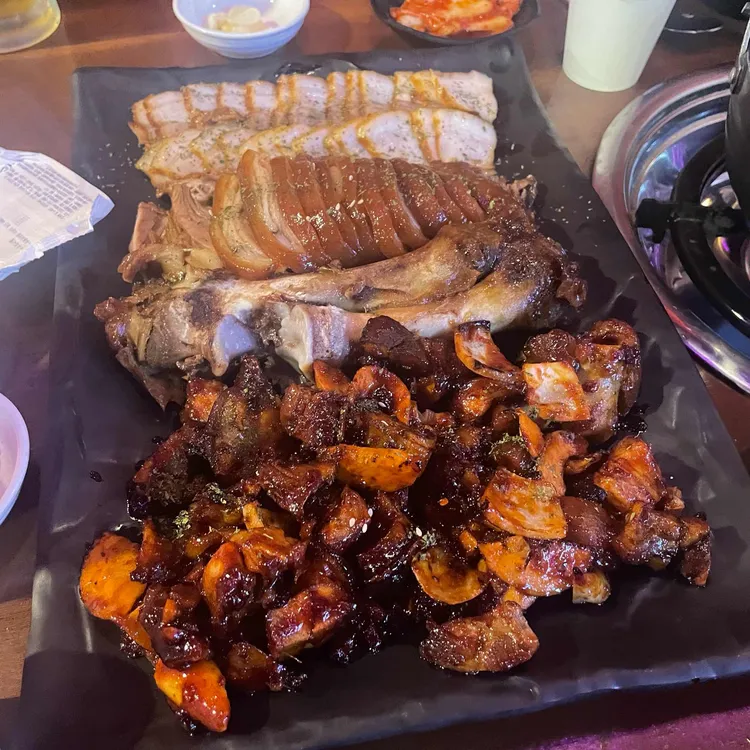 홍대칼국수와족발 대표 사진