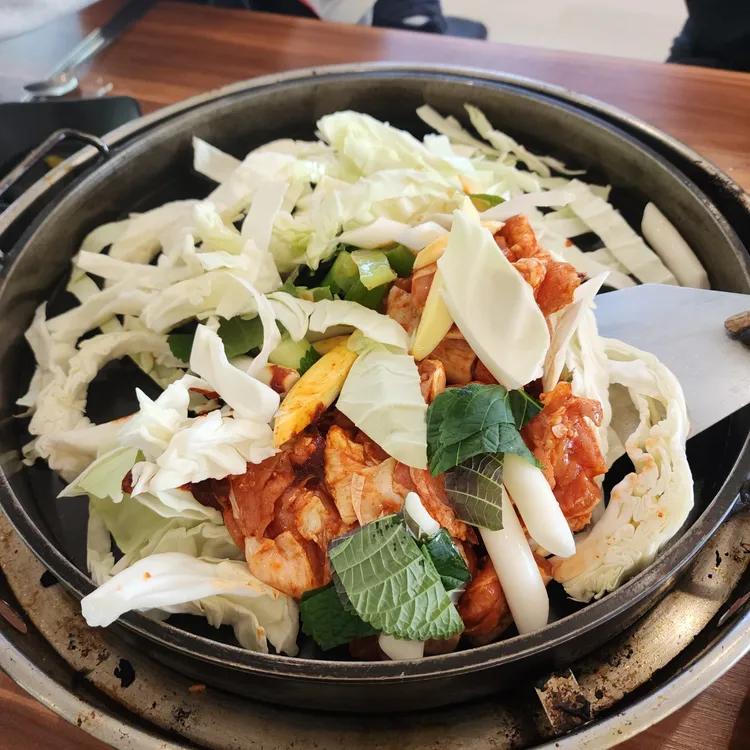 강촌우미숯불닭갈비 대표 사진