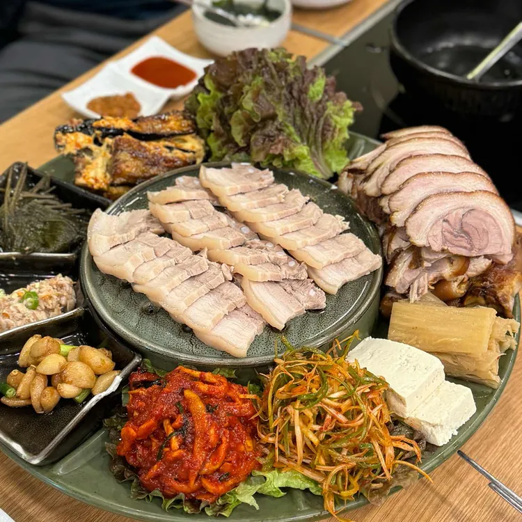 청주왕족발 대표 사진