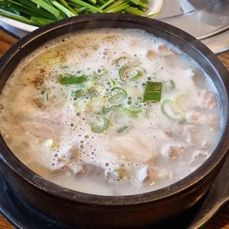 한방명가왕족발 이미지