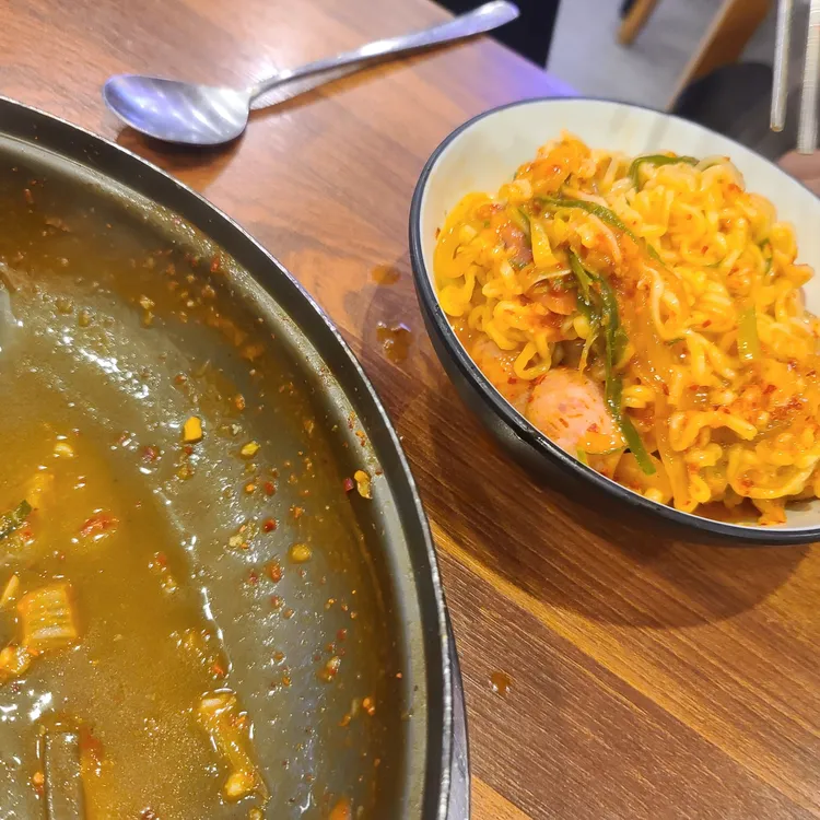 더하고 부대찌개  대표 사진