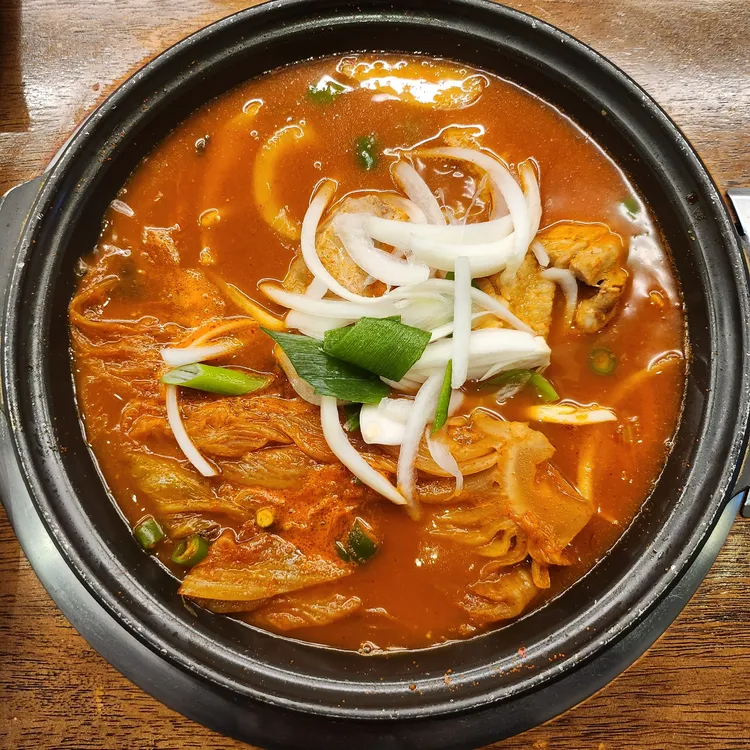 묵은지돼지김치찌개 본점 - 서면 김치찌개, 돼지김치찜 맛집