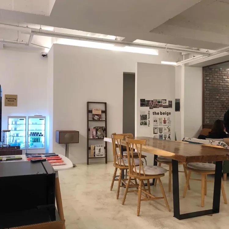휘게 커피로스터리 대표 사진