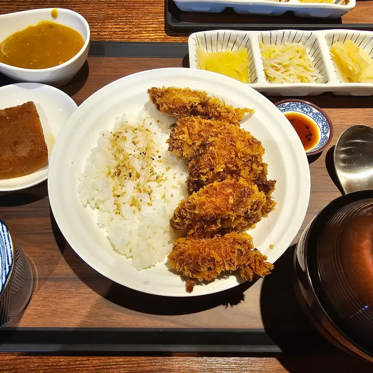 윤담 대표 사진