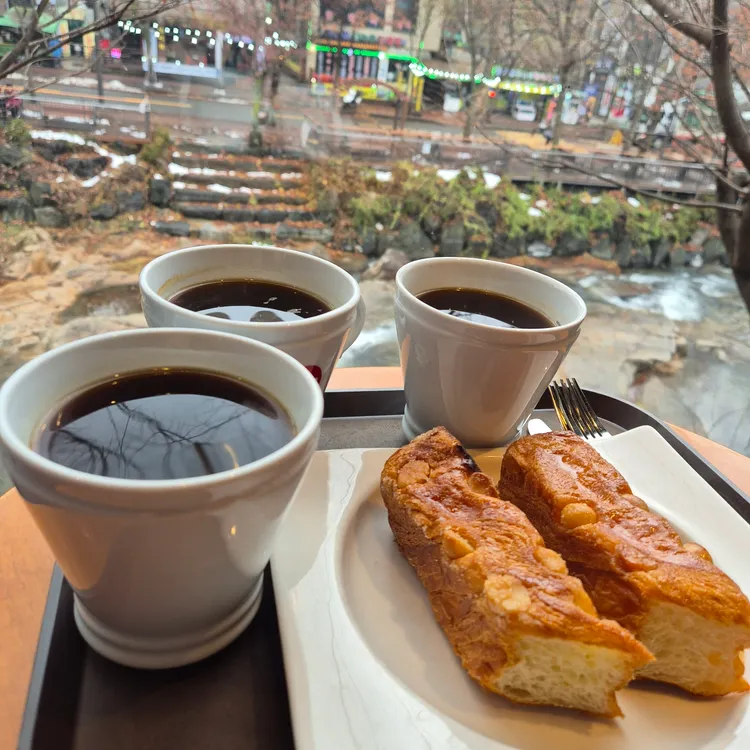 파스쿠찌 대표 사진