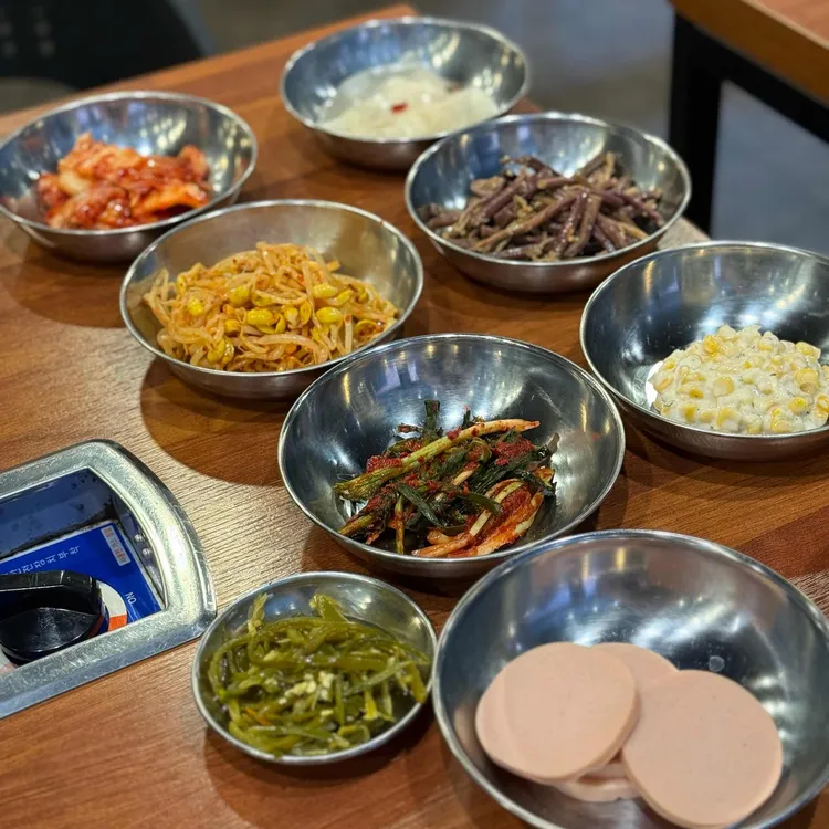 솥뚜껑이층집 대표 사진