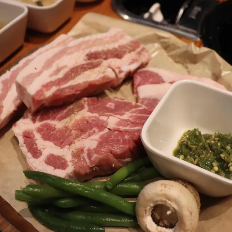 꽃돼지식당 사진 2