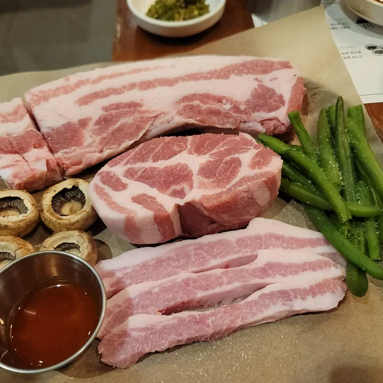 꽃돼지식당 대표 사진