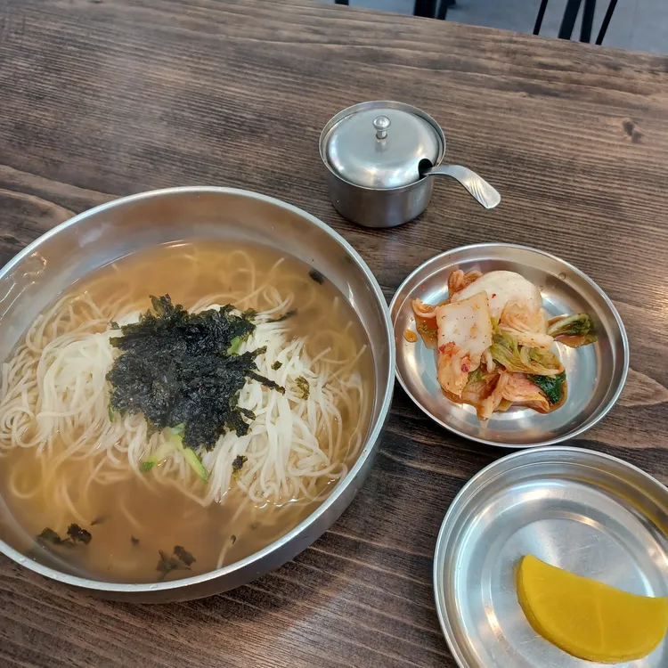 등촌멸치국수 대표 사진