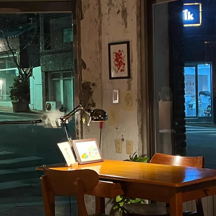 책상 대표 사진