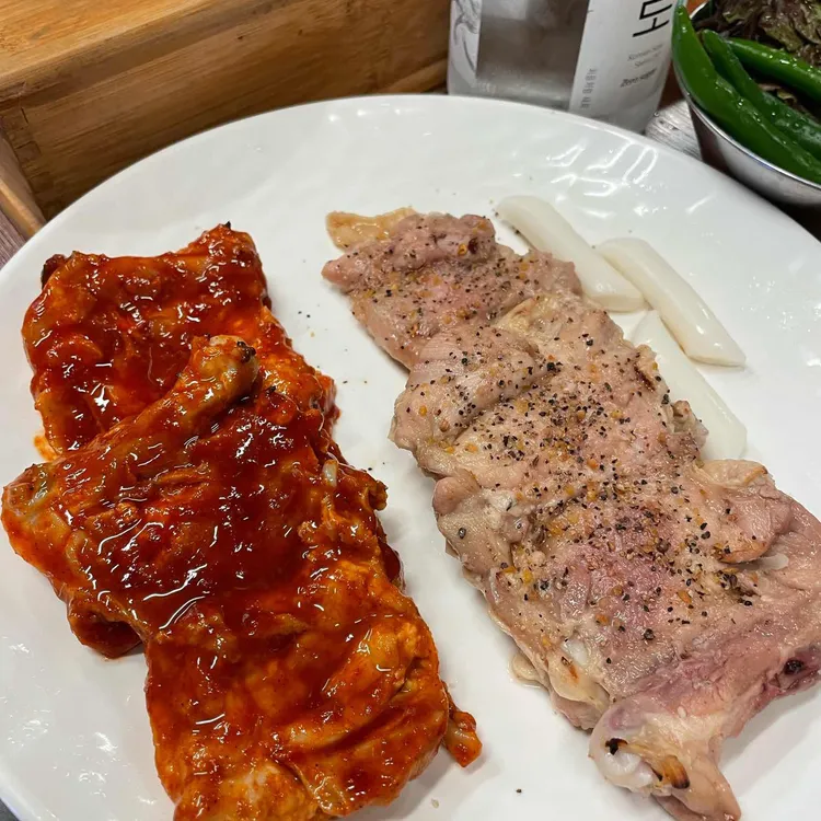 꼬꼬씨참숯불닭갈비&돼지들 대표 사진