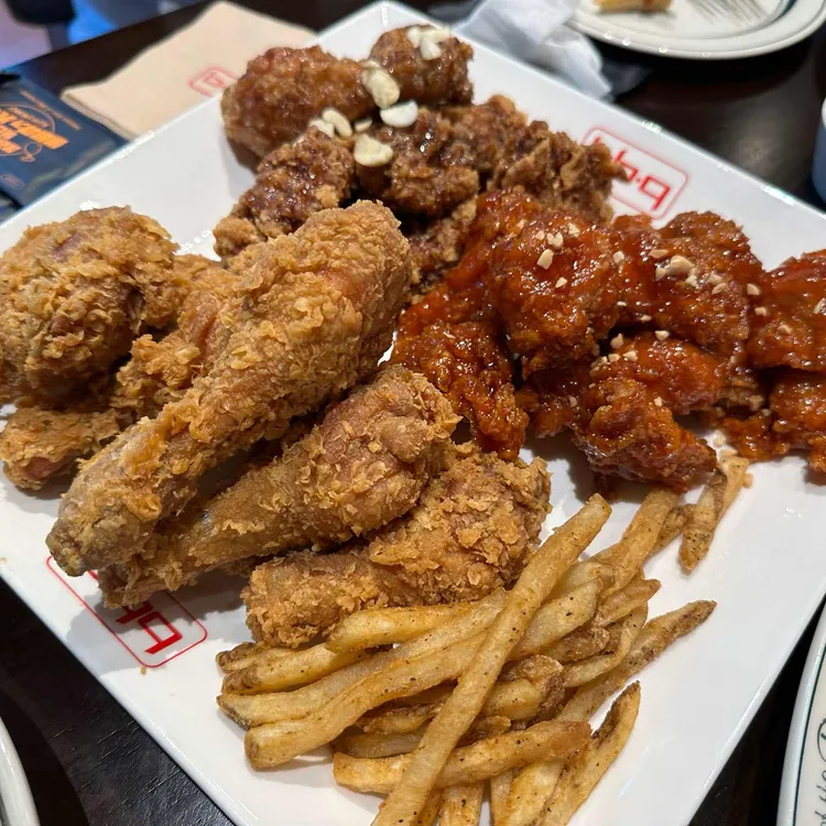 BBQ치킨 빌리지 대표 사진