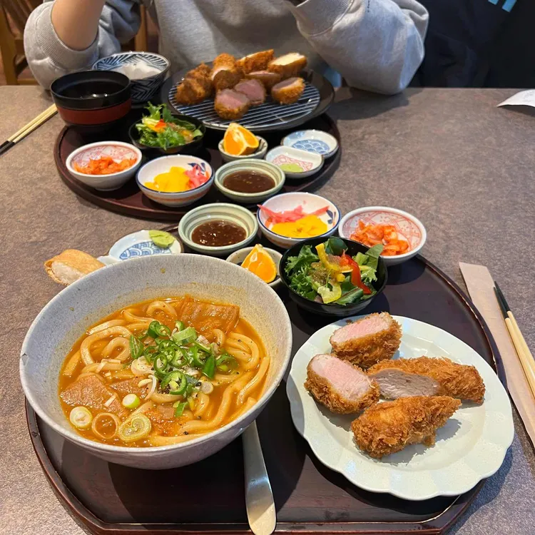 예술작품을 빚다 비즐 대표 사진