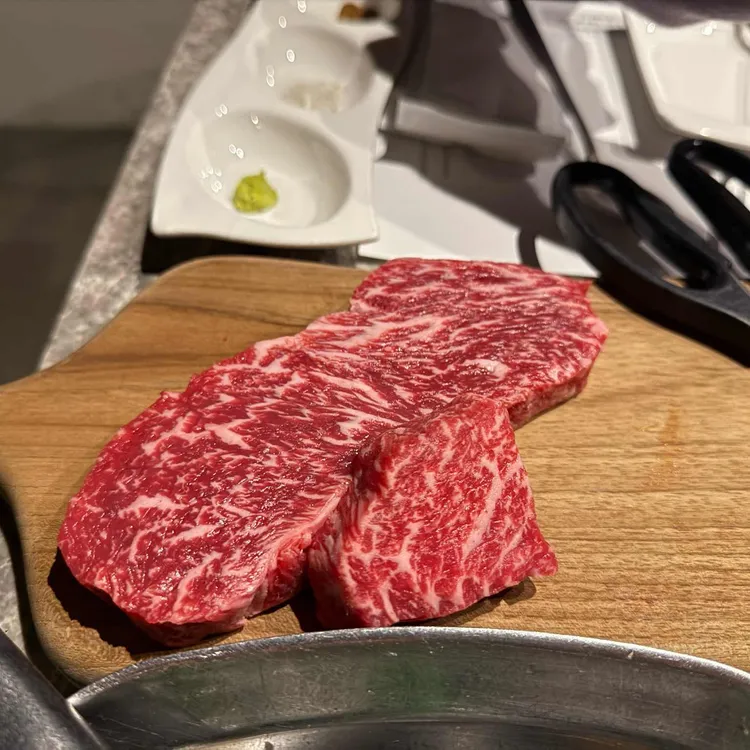 탐우진 대표 사진