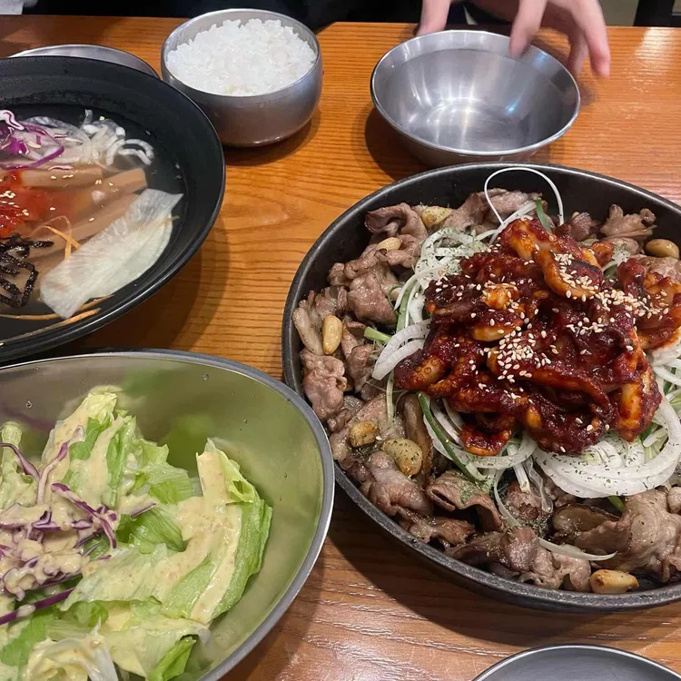 신복관 대표 사진