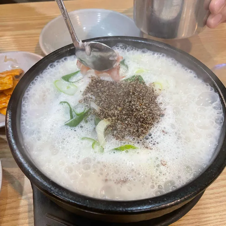 참큰곤드레순대국 대표 사진