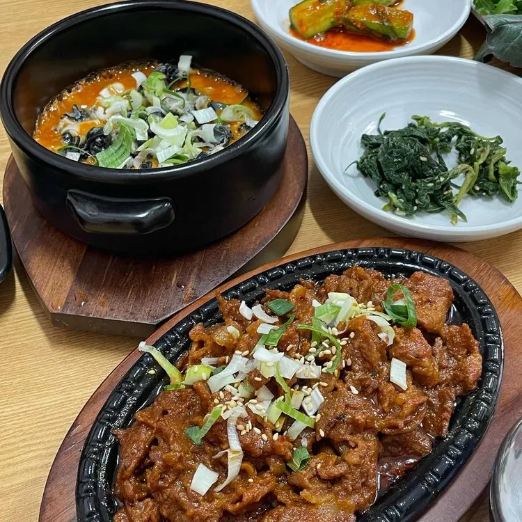 최가네우렁쌈밥 사진 2