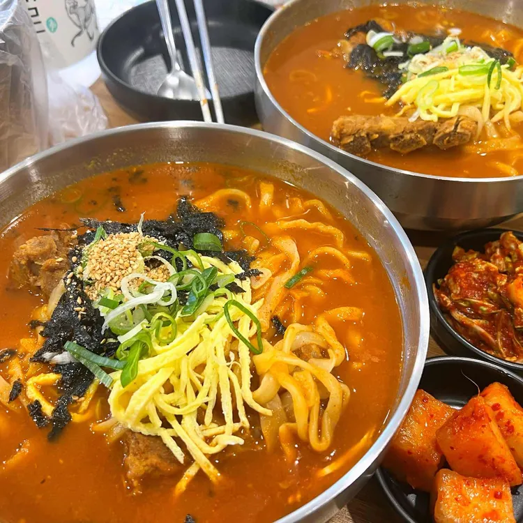 백돈뼈칼국수감자탕 대표 사진