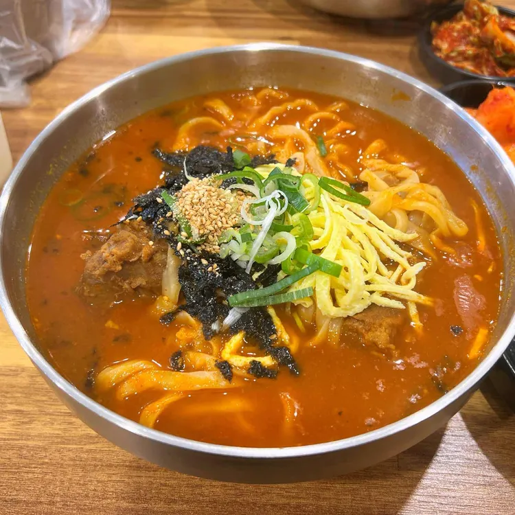 백돈뼈칼국수감자탕 대표 사진