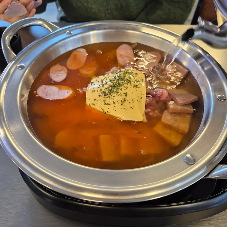 해방촌 부대찌개 대표 사진