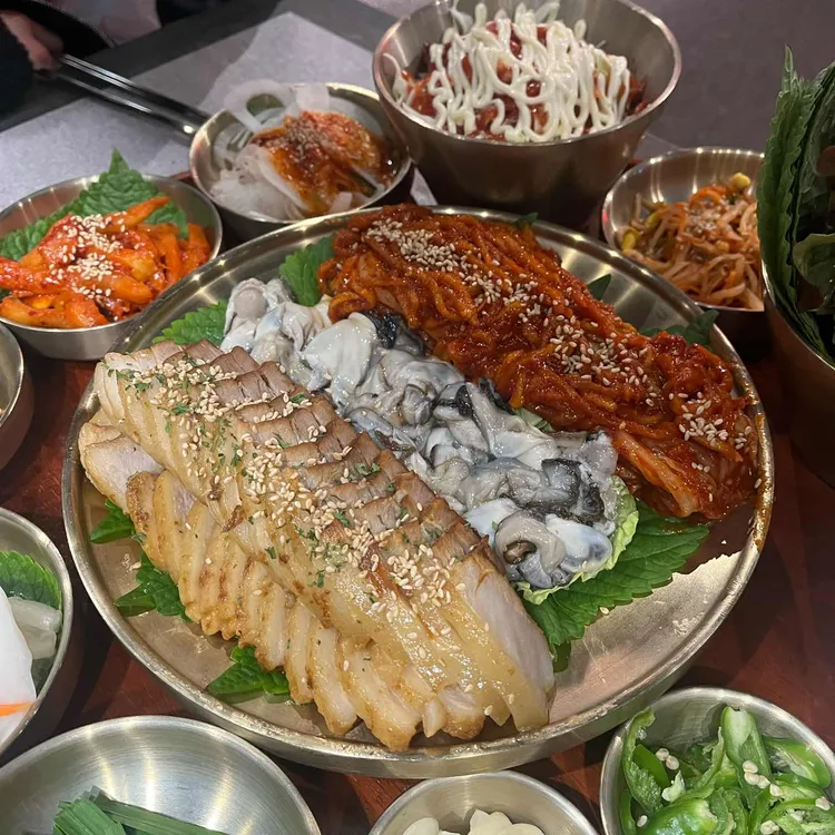 옴그족발 사진 1