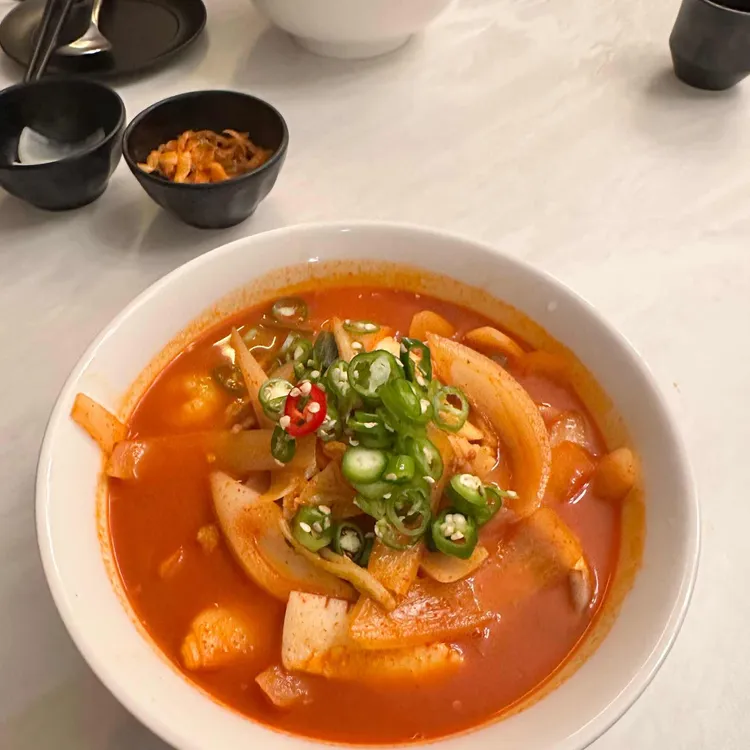 이루 대표 사진