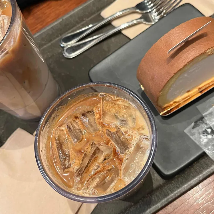 폴바셋 대표 사진