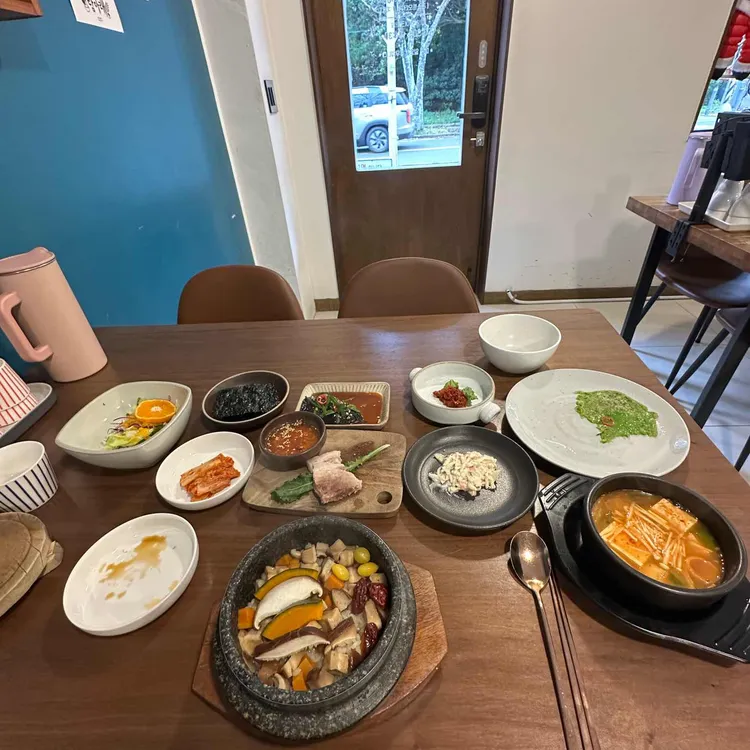 담아래 대표 사진