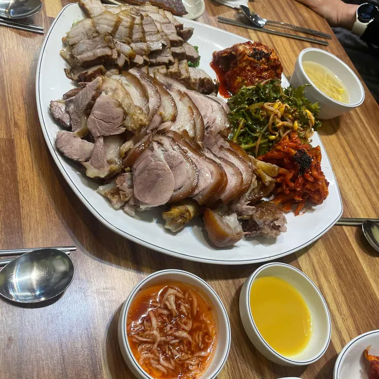 진우족발 대표 사진