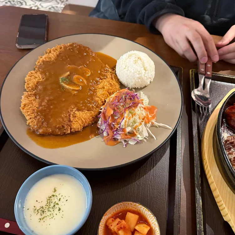 고동경양 대표 사진
