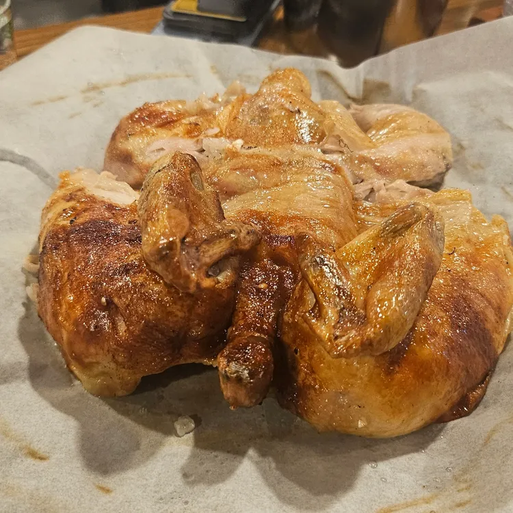 참나무숯불통닭 대표 사진