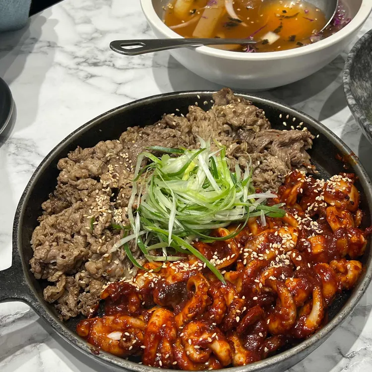 신복관 대표 사진