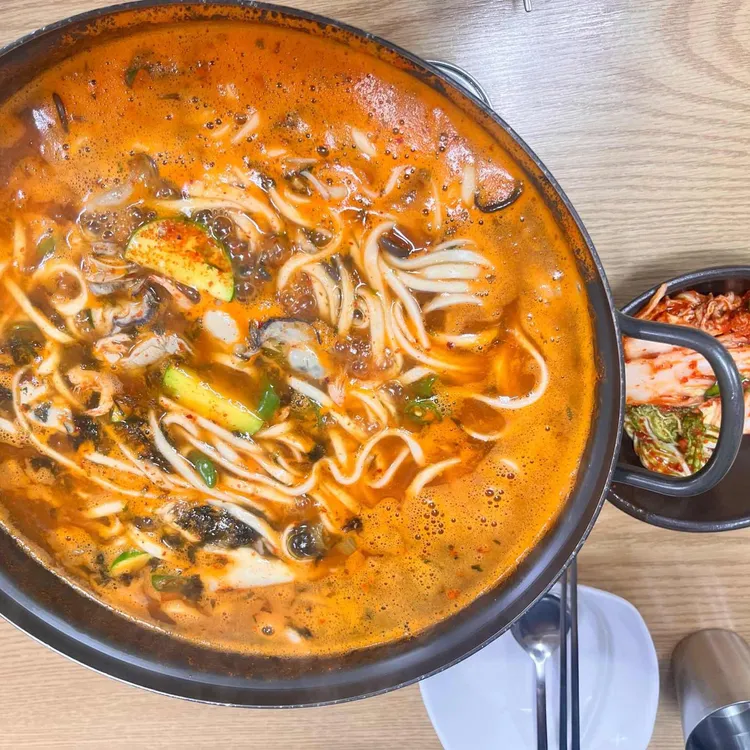 암돌 속풀이 칼국수 대표 사진
