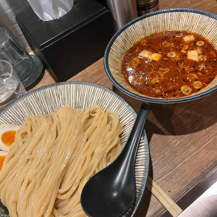 멘즈키 대표 사진