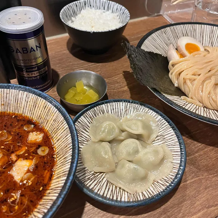 멘즈키 대표 사진