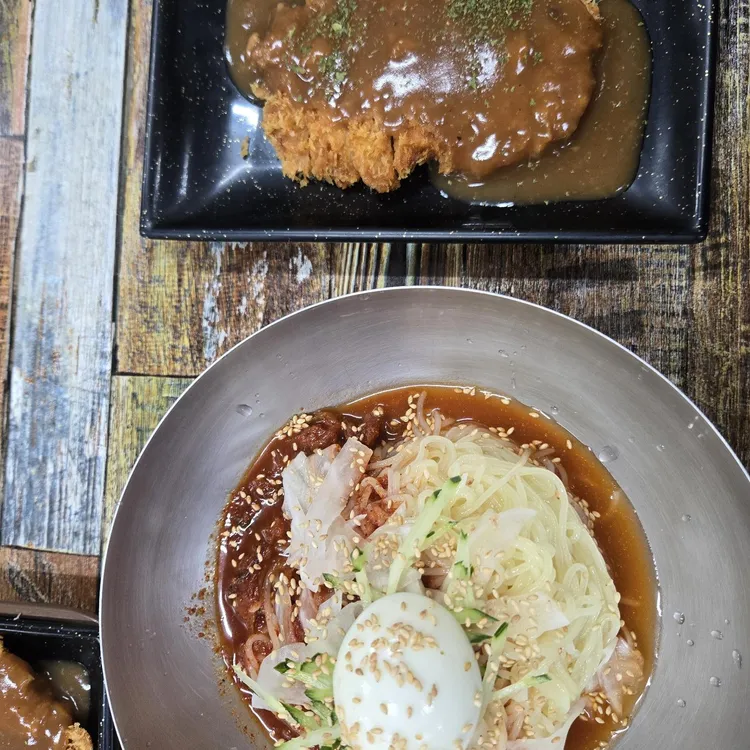 오미자밀면 대표 사진