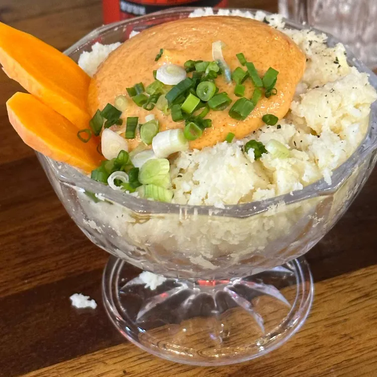 백수의 찬 대표 사진