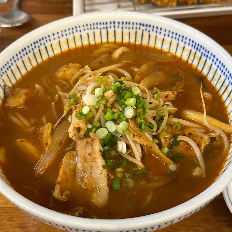 백수의 찬 대표 사진