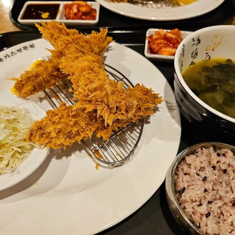 이세돈가스 대표 사진