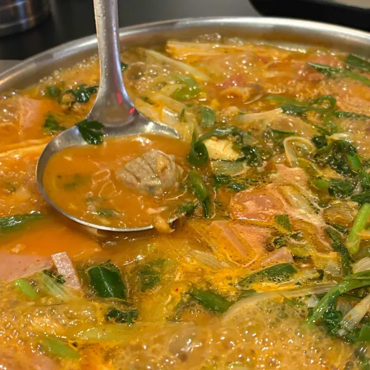 완백부대찌개 고사리꽃삼겹 대표 사진